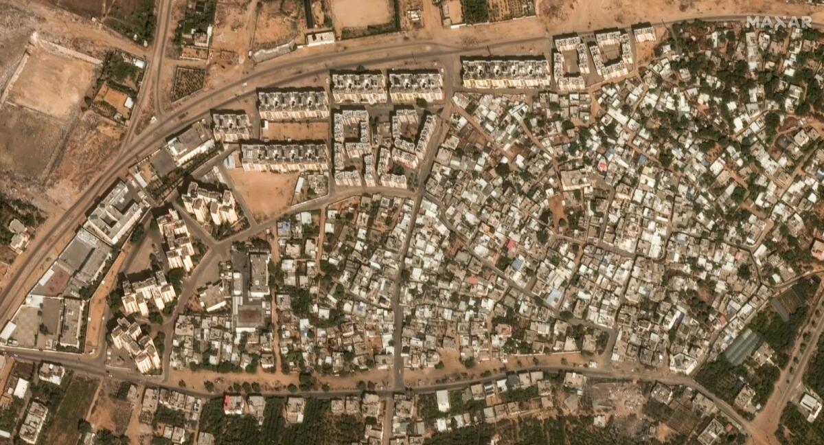 تظهر هذه الصورة التي قدمتها شركة ماكسار تكنولوجيز قبل الأضرار الكبيرة التي لحقت بحي عزبة بيت حانون شمال غزة، في 10 أكتوبر، 2023. — AP